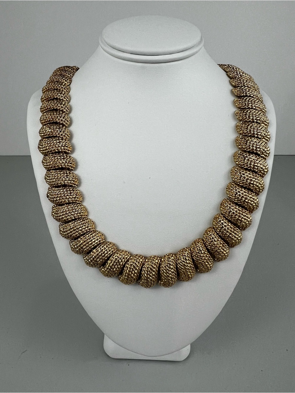 Vintage NAPIER Signed Gold Tone Chunky Ribbed Statement Necklace
